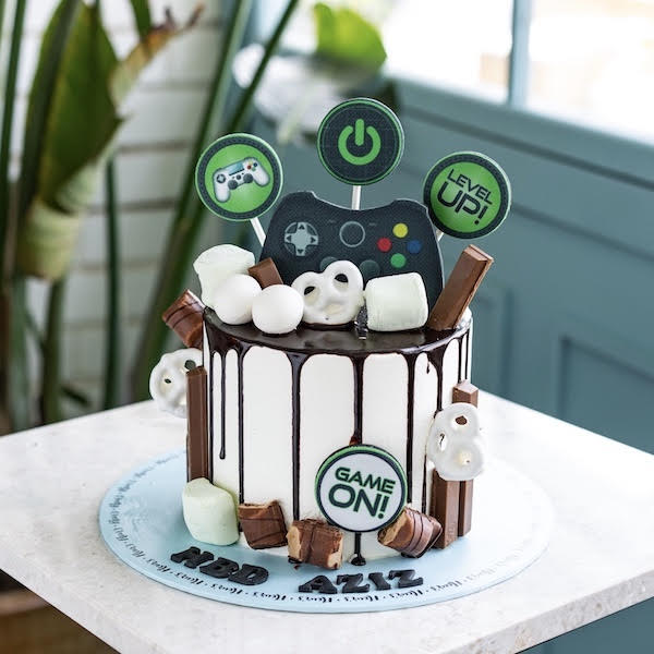 Gamer Cake | Elegant Style Customized Cake for Men | Cake Gift - Dubai