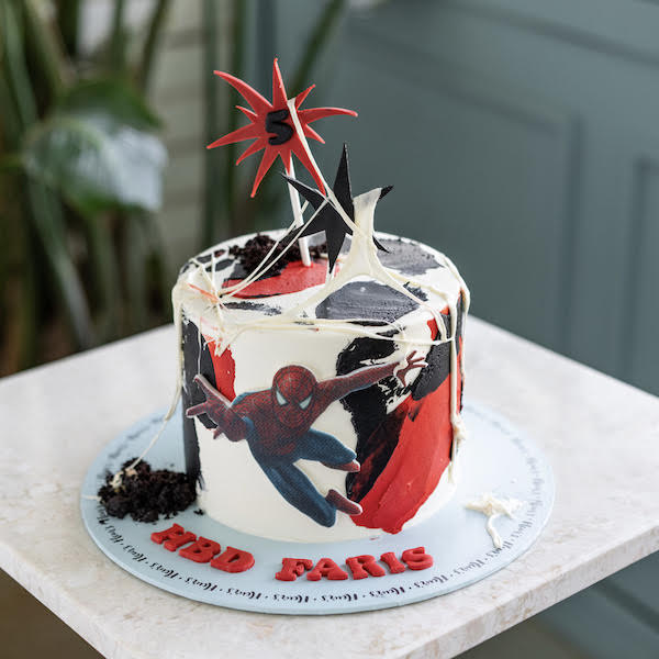 Red Velvet Marshmallow Spiderweb Cake - SugarHero