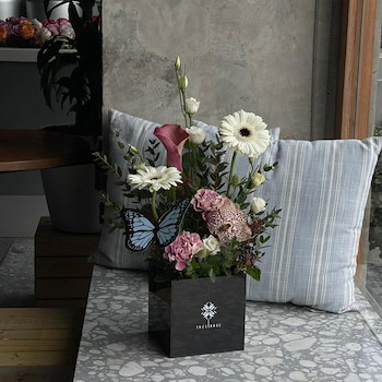 Daisy White Floral Box
