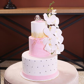 Elegant Flowery Cake