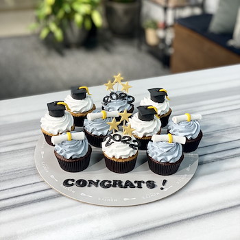 Graduation 22 Cupcakes