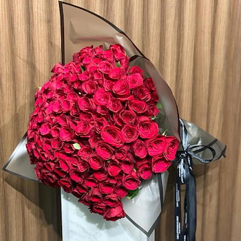200 Red Roses