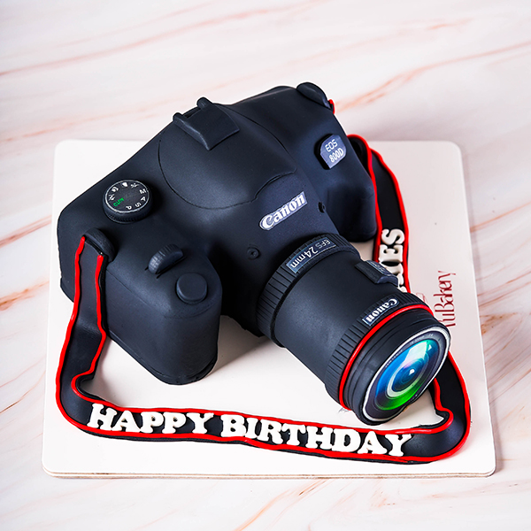 Camera Cake - Decorated Cake by sweets4passion - CakesDecor